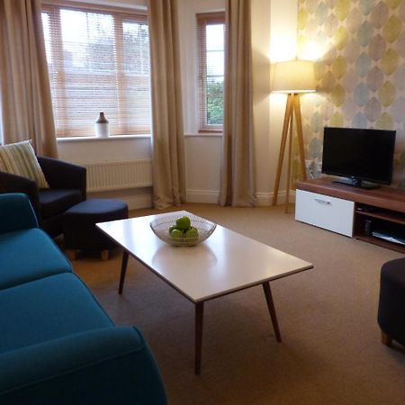 St Raphael House, City Centre Charming Apartments Бейсингсток Екстериор снимка